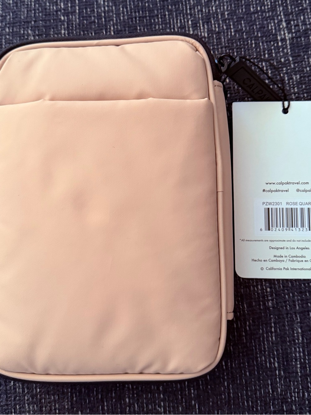 Calpak rose quartz padded travel passport sleeve NWT - Picture 2 of 5
